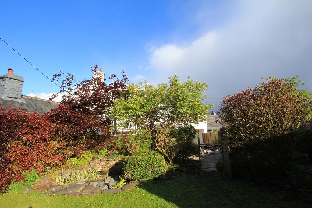 The Eagles Bunkhouse Hostel Penmachno Exterior photo