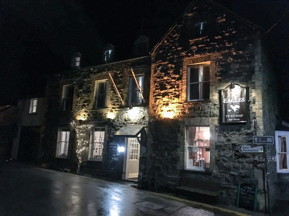 The Eagles Bunkhouse Hostel Penmachno Exterior photo